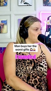 Moral of the Story: if he gifts you an oven glove, run😭🤣 #comedypodcast #funnypodcast #funnystory #podcast | Everything Luanna