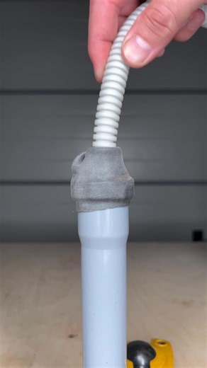 Remember this trick! How to connect a hose to a pipe? #MrtoolsTour #SmartCrafting #diyhack #homeworkshop #DIYTools #reels #StarsEverywhere #facebook #diycrafts #wirestrippinghack @ [281410901637378:49210:@penggemar berat] | Mr.Tools.Tour