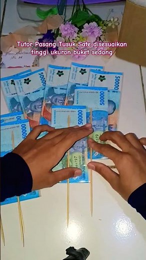 Tutorial on attaching skewers to money😉#bouquet #tutorial #flowers #diy #craft #buket #moneybouquet