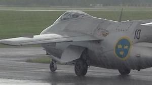 Let's take a look at the magnificent Saab vintage jets of the Swedish Air Force Historic Flight! | PlanesTV.com