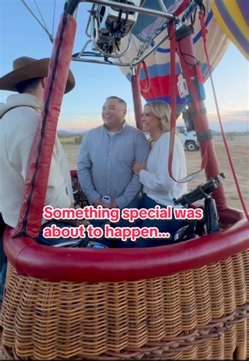 Love is in the air❣️This couple's balloon proposal captures a dream moment in the sky. If you want a day as special as theirs, read the caption for details. Always Time to Fly offers unforgettable flight experiences. Our team operates in New Mexico and Arizona. https://www.alwaystimetofly.com A big thank you to the Videographer/ Photographer Monique Castillo @Lunamariephoto *Photographers not included with flight* #romance #proposal #hotairballoon #balloonride #engaged