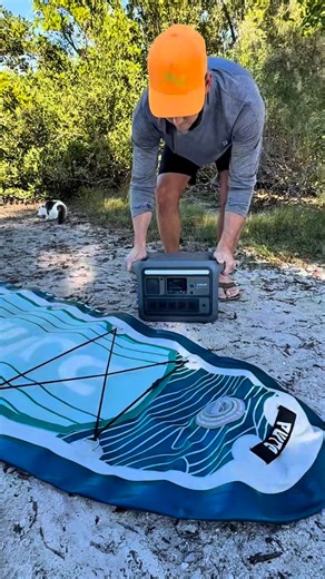 Anker SOLIX on Instagram: "Pump it up and push off. The best days start right here. 💦🛶 That’s why I always keep my Solix C800+ with me, for sporadic paddleboard adventures. #ankersolix #paddleboard #adventure"