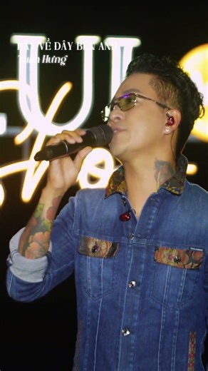 Một mùa thu tàn úa, lá vàng bay khắp sân... Tuấn Hưng Live HIt Triệu View Một Thời #shorts