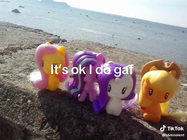 Connecting with Everypony: A Friendly Hello!