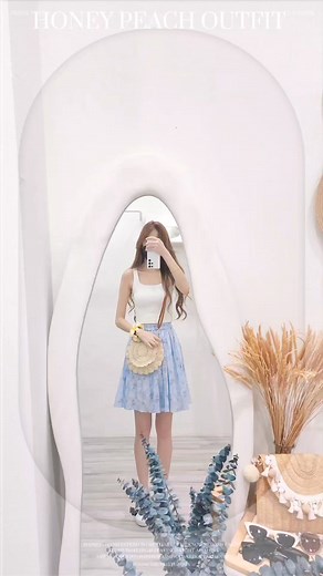 SINGLET CLD8816 FREE SIZE WHITE/BLACK【现货】 BUST 70-90 LENGTH 38CM SKIRT CLD8835 FREE SIZE WAIST 60-100 LENGTH 50CM【预售】 SLING BAG CLBB85 LIGHT COLOR【现货】 #蓝色系穿搭 #清爽白色系穿搭 #清爽穿搭 #温柔穿搭 #氛围感穿搭夏天 #夏日穿搭 #少女感穿搭 #度假穿什么 #干净穿搭 | Honey Peach | Facebook