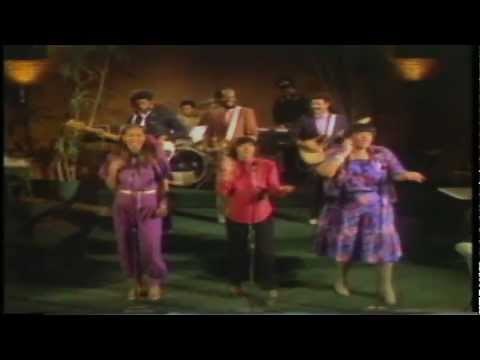 Call Me - Skyy © 2011 Verse Music Group OFFICIAL VIDEO