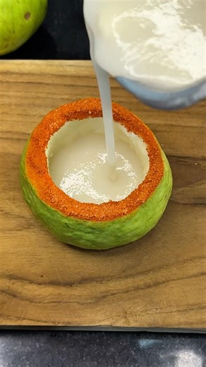 Spicy Guava Juice in 1 Minute! Unique Summer Drink #shorts #viral #trending #guava #ytshorts #yt