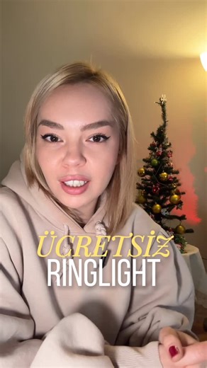 Esra Arga on Instagram: "Macbook’a ring light özelliği gelmiş denediniz mi?😍 #apple #macbook reklam"