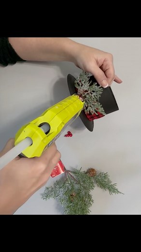 Snowman Hat Decor DIY | We Craft Around