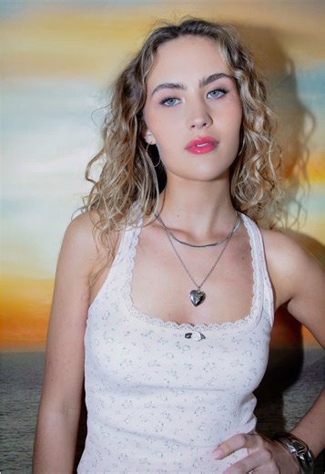 As Canadians, we’re officially over winter ✌️☀️ #youinblue #springoutfit #springstyle #summeroutfit #summerfashion