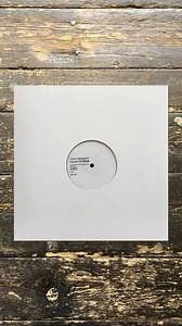 CLARO INTELECTO - Peace Of Mind (2024 Repress) (DELSIN) Back in March 2003 Claro Intelecto announced his arrival in the electronic world with his Peace Of Mind EP on Ai Records. Now, a decade later, Delsin, the label on which he released his latest LP, is re-releasing it in all its glory. Across four perfectly formed tracks the EP proved Manchester's Mark Stewart to have a fine grasp on techno, electro and dub, and that he was able to do his own unique things with each. Arguably the most well kn