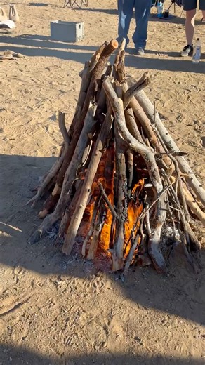 Sunday morning's pottery firing. I fired a big pile of pots for people, a couple of them broke but a lot of people don't use enough temper for this kind of firing. We had a lot of fun at the SW Kiln Conference last weekend, my full video of the event will come out on YouTube next Wednesday. | Andy Ward's Ancient Pottery