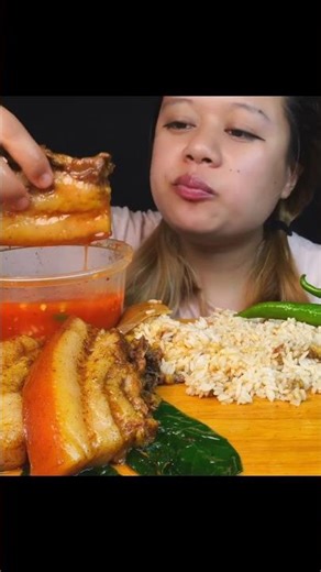 Eating spicy pork belly fat and 🥓🍖🥓🍖 #mukbang #asmreating #asmr #eatingshow #foodie #shorts #viral