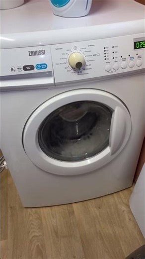 Zanussi AquaFall ZWGB7160P washing machine || Spin wash!!