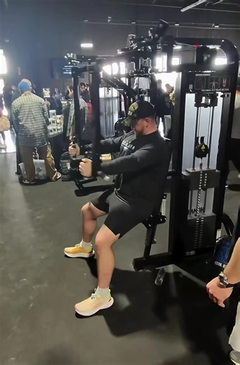 Met Jeramy and Steve @wolfgyms_sewell Grand Opening!! Showed these guys a new angle on the Chest Fly Machine to Help Light Their Chest on FIRE!!🔥🔥 Let’s GET AFTER IT!! Check out the links in my bio to learn more about how to transform your Mind, Body and Soul. Don’t forget to Sign up for My New Monthly Workout Subscription!! 🔥🔥🔥#strengthtraining #buildmuscle #hypertrophy #musclebuilding #upperbody