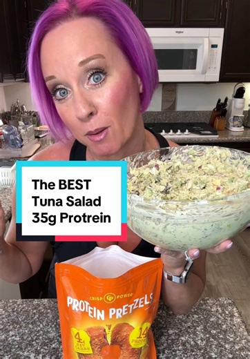 This is a staple that always remains in my fridge! RECIPE: 2 (12 oz.) cans tuna drained 3 celery stalks 1/2 cup red onion 6 slices bacon 4 hard boiled eggs 1/2 cup relish (optional) 1/2 cup walnuts Salt, pepper, garlic powder DRESSING 1 cup cottage cheese 1 avocado 1/2 cup milk Mustard (optional) Mix with favorite cracker! I just found new cheddar flavor of @crisp.power protein pretzels Makes 6 servings/1 serving=1 cup MACROS:381 cal/35g protein/22g fat/8g carb/3g fiber If loving these recipes, 