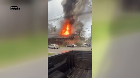 Fire collapses roof of Decatur apartment building