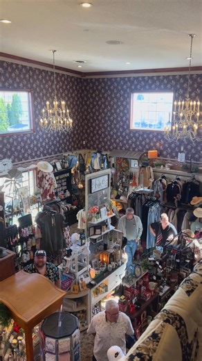 🐓Don’t leave without checking out our gift shop! Pick up a sweet treat, a keepsake, or the perfect gift! | Yoder's Kitchen