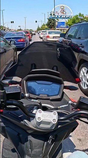 2023 Aprilia SR GT 200