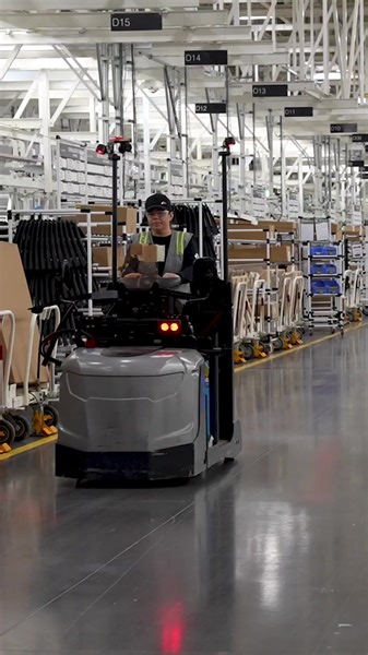 7.4K views · 31 reactions | Lucid Motors has unveiled a massive expansion of its Casa Grande complex, where it will start building an upscale electric SUV later this year to complement the electric sedans it already manufactures there. "It's really about bringing everything that was made in Arizona into one facility," said Steven David, Lucid's senior vice president of operations. | azcentral | Facebook