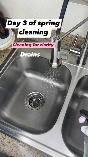 Day 3 of 31 of spring cleaning for cleaning for clarity. #spring #springcleaning #springclean #springcleaningtips #springcleaningchallenge | More Than Cleaning