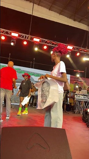 Teni Gifts Fan Nike Shoes