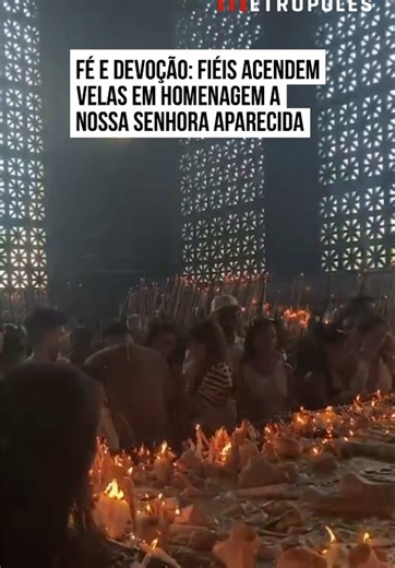 ✨🙏🏻 FÉ E DEVOÇÃO #Fiéis acenderam velas na #CapeladasVelas, localizada ao lado da Porta Santa, no Santuário Nacional de Nossa Senhora Aparecida, no interior de São Paulo, nesta segunda-feira (12/10). A movimentação faz parte das celebrações do Dia de Nossa Senhora Aparecida, padroeira do Brasil, que reúne devotos em momentos de oração e devoção. As imagens mostram os fiéis reunidos no espaço religioso, mantendo viva a tradição de acender velas durante as homenagens à padroeira. #Metrópoles 🤳 