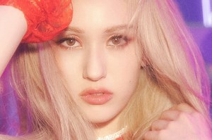 Song Review: Somi – Dumb Dumb