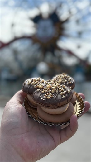 Pro tip: Always know where your nearest restroom is 😂 #DL70 #disneyland #disneytravelpro #disneyland70 #spongebob #disneycaliforniafoodandwine #disneyparks #disneyadult #disney #disneygrammers #disneygram | Marvelous Mouse Travels