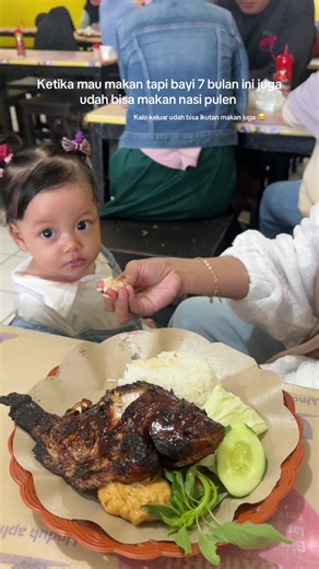 Bayi 7 Bulan Pertama Kali Makan Nasi Pulen