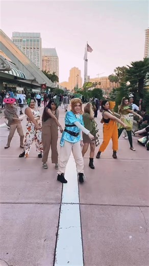 Link and his Corps-ok Entourage. We stand for Korok Rights! No more savage sacrifices! 😭😭😭🤣 #botw #totk #legendofzelda #loz #link #cosplay #koroks #sdcc