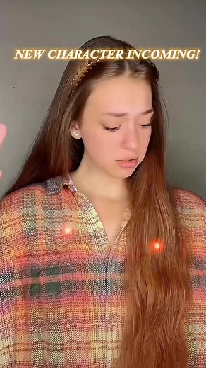 Poison Ivy Cosplay Transformation - DC Superhero Girls