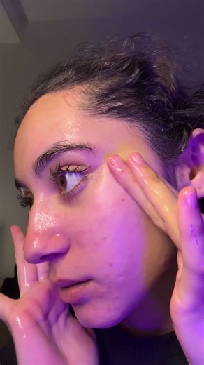 Face mask with tea tree #skincare #facemask #claymask #teatree