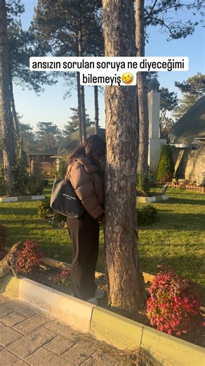 Ceyda Solak Cebeci on Instagram: "beklemediğim bir soru sorulunca beynim error veriyor 😆 . . #keşfetedüş #mizah #eğlence #akım #fypシ"