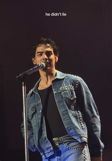 Joe Jonas on the Cold Weather