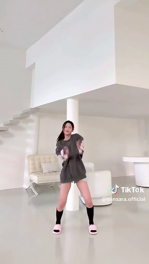 나두 wopp wopp 😗✌🏻🎶 | jennie woop woop dance