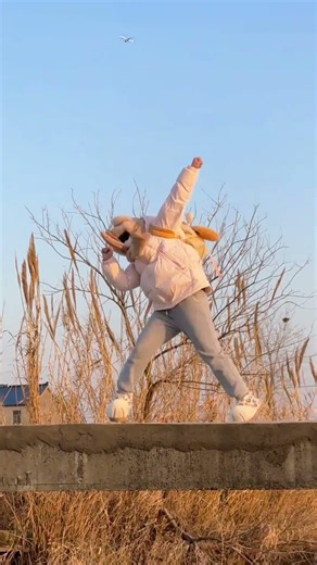 Timeless Style, Epic Bridge Collapse - Douyin New Year Sensation