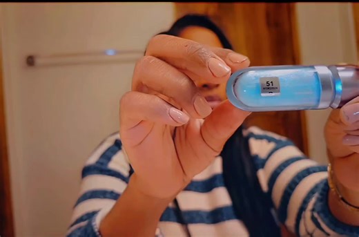 Blue Lip Gloss Review: Lipgloss By Niko