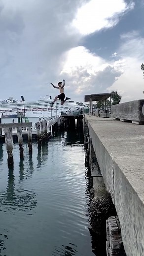 Adventures in Sydney: Heart-Pounding Parkour Jump Over Water