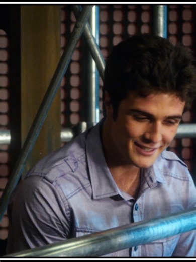 the way shes getting emma and bree #alexrussoedit #alexrusso #wizardsofwaverlyplace #disney #fyp #viral #editaudios #edit