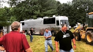 1.8M views · 110 shares | #Ashowman’slife | Mo Pitney | Facebook