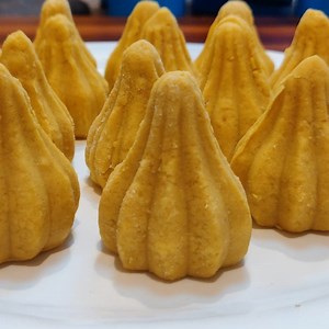 Sattu modak a quick and delicious modak recipe, it can be made within 10 mins only. It easy as well as delicious. Quick modak recipe. INGREDIENTS ============= 250 gms Chana sattu. 200 gms powdered sugar. 200 gms melted clarified butter/ghee. | Cooking Lovers