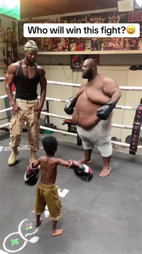 Who will win this fight?😄#fypage #fyppppppppppppppppppppppp #funnyvideos