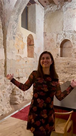 @xiquetamontgat on Instagram: "😍 En uno de los lugares más valiosos de la arquitectura barcelonesa encontramos el restaurante Mercer en @mercerhotelbarcelona ⭐️ Vale mucho la pena la experiencia gastronómica capitaneada por el chef @xavilahuerta y la visita a un lugar en el que una de sus salas privadas está ubicada en una torre de defensa de la muralla de la antigua Barcino. ¿Lo conocías? 📍MERCER RESTAURANT C/ dels Lledó, 7, Barcelona #restaurante #menudegustacion #barcino"