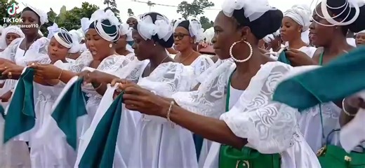 À travers ce chant de la chorale nous vous souhaitons un bon dimanche ❤️❤️❤️❤️❤️❤️ #videovirale #egliseharriste | Eglise Harriste De Cote D'Ivoire