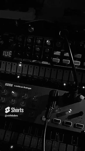 Korg Volca Beats Volca Keys Volca Sample Volca FM Behringer Crave #shorts #electronicmusic #dawless
