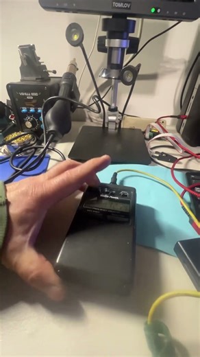 Picoscope 2204. Using it to inject a signal into my radio frequency counter. No it did not work.