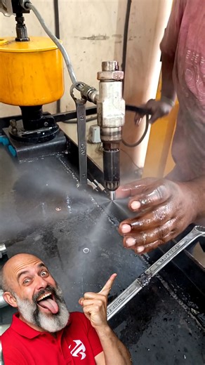 Injector Pressure Test in 15s 🔧🔥 #AutoRepair #Diesel #Shorts