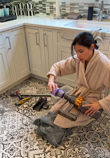 Shark Cordless Vacuum Cleaner Review — Best Cordless Vacuum?