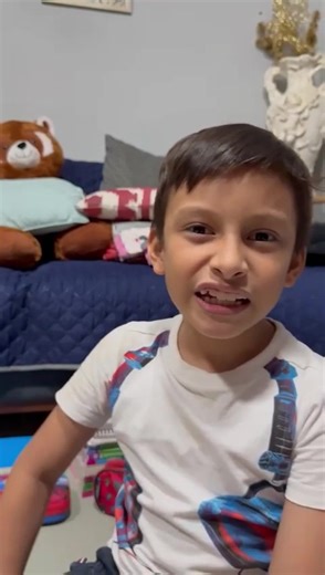 Un alumno de English Ingles demostrando que es facil aprender desde pequenos.Si en la primaria publica no llevan esa materia, English Ingles es tu opcion si vives en NB Q Roo. | English Ingles